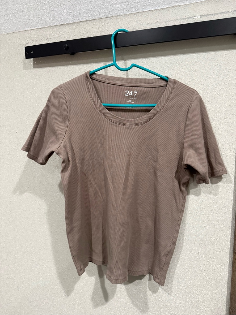 Maurices Essentials Women's Short Sleeve Scoop Neck Top — Taupe